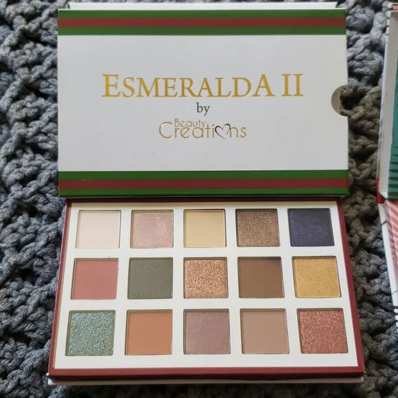 Eyeshadow Pallets 💄 - Picture 2 of 3